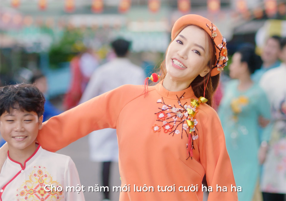 Bích Phương hé lộ bài hit lầy lội nối gót Bao giờ lấy chồng Tết 2019