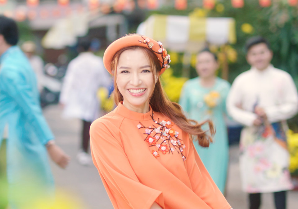 Bích Phương hé lộ bài hit lầy lội nối gót Bao giờ lấy chồng Tết 2019