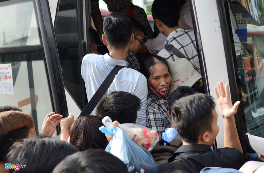 Gian nan vé xe khách từ TP.HCM về quê ăn Tết