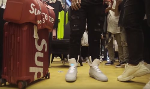 Chàng trai hội con nhà giàu Việt ra đường với bộ đồ 3 tỉ đồng gây xôn xao