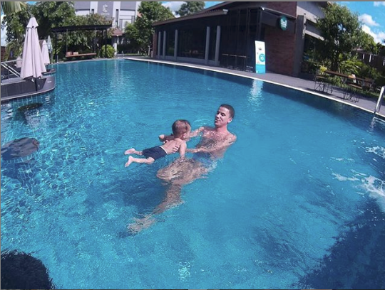 Chân dung HLV thể lực mới toanh của đội tuyển quốc gia Việt Nam: Siêu điển trai, có vợ đẹp con xinh đáng ngưỡng mộ