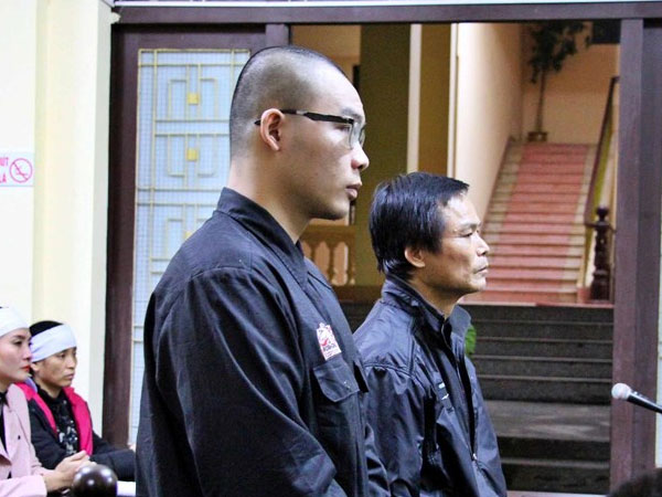 Cựu đại tá công an dùng búa đánh vợ chồng anh ruột