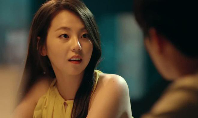 Bị bồ nhí của chồng nhắn tin khiêu khích, tôi đáp đúng một câu thâm thúy khiến cô ả dù mặt dày cũng phải xấu hổ