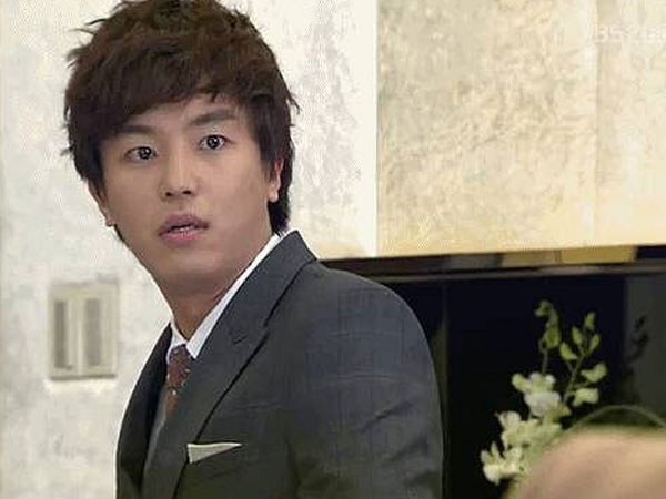 Bí mật về cặp song sinh đẹp như tranh vẽ khiến tôi bật khóc