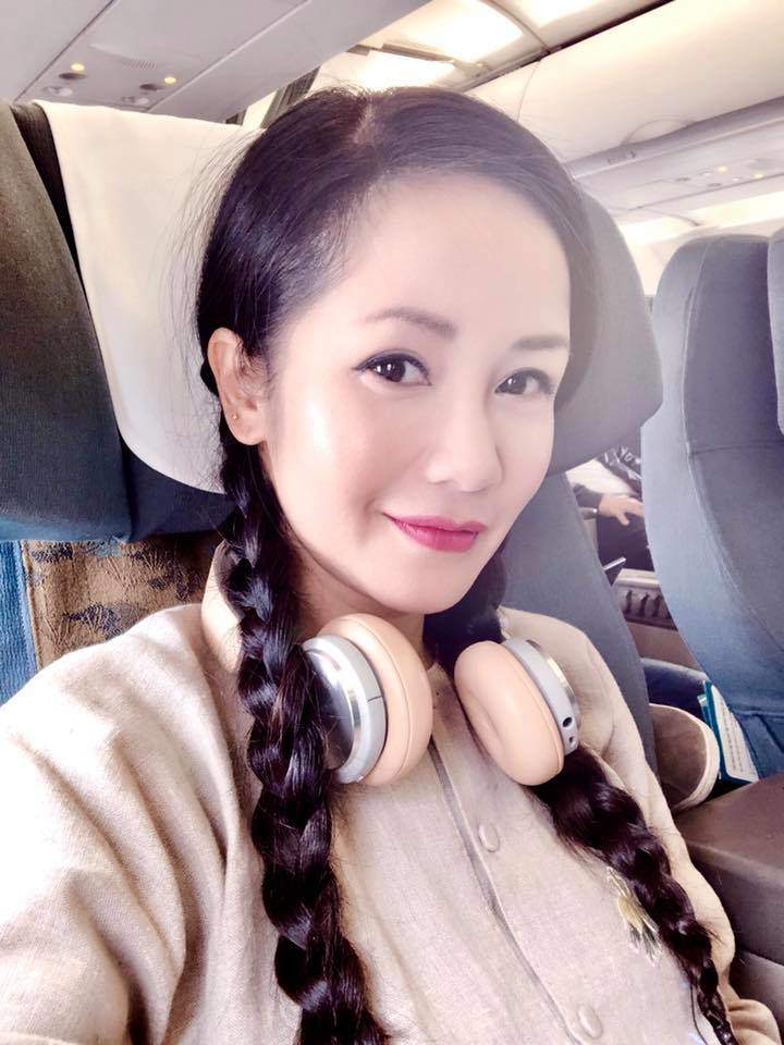 Có thật đây là diva Hồng Nhung, chuyện gì đã xảy ra với nhan sắc người đẹp này vậy?