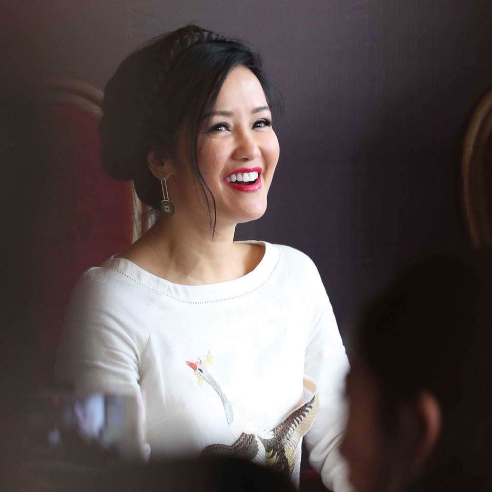 Có thật đây là diva Hồng Nhung, chuyện gì đã xảy ra với nhan sắc người đẹp này vậy?