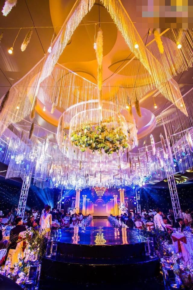 Những siêu đám cưới xa hoa bậc nhất năm 2018: Từ trang trí 13.000 bông hoa tươi tới đón dâu bằng siêu xe Maybach trị giá triệu đô