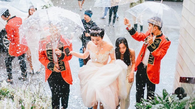 Những siêu đám cưới xa hoa bậc nhất năm 2018: Từ trang trí 13.000 bông hoa tươi tới đón dâu bằng siêu xe Maybach trị giá triệu đô