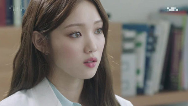 Biết em chồng đang tuổi nổi loạn nhưng nói thì chẳng ai tin, vợ trẻ đành ra tay trị ngay thói xấu