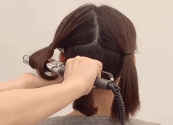 Biến tóc bob vểnh xuôi vểnh ngược thành cụp nhẹ, bồng bềnh đẹp miễn chê với mẹo chỉ mất vài phút