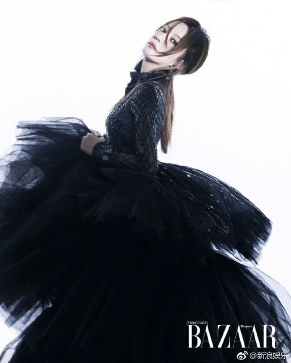 Triệu Vy bất ngờ xuất hiện trên tạp chí Việt Nam sau màn giải oan từ bỏ quốc tịch Trung Quốc