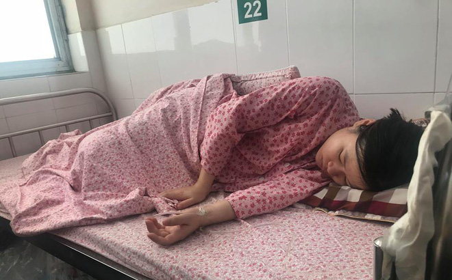 Bà bầu hơn 7 tháng kể lại giây phút bị xe điên đâm trúng trên phố Hà Nội