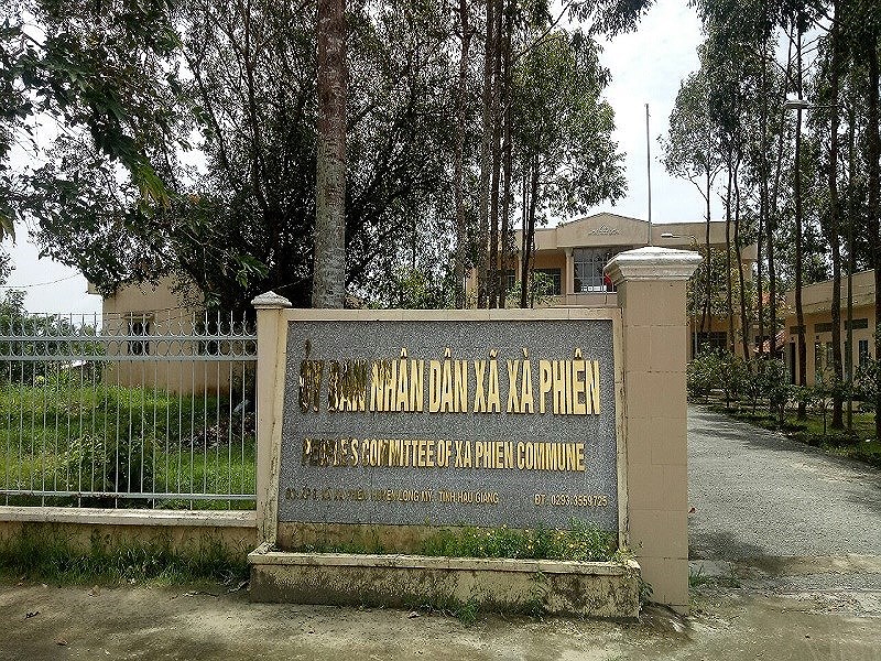 Bí thư xã nhiều lần đi nhà nghỉ với phụ nữ có gia đình, lộ ảnh nóng