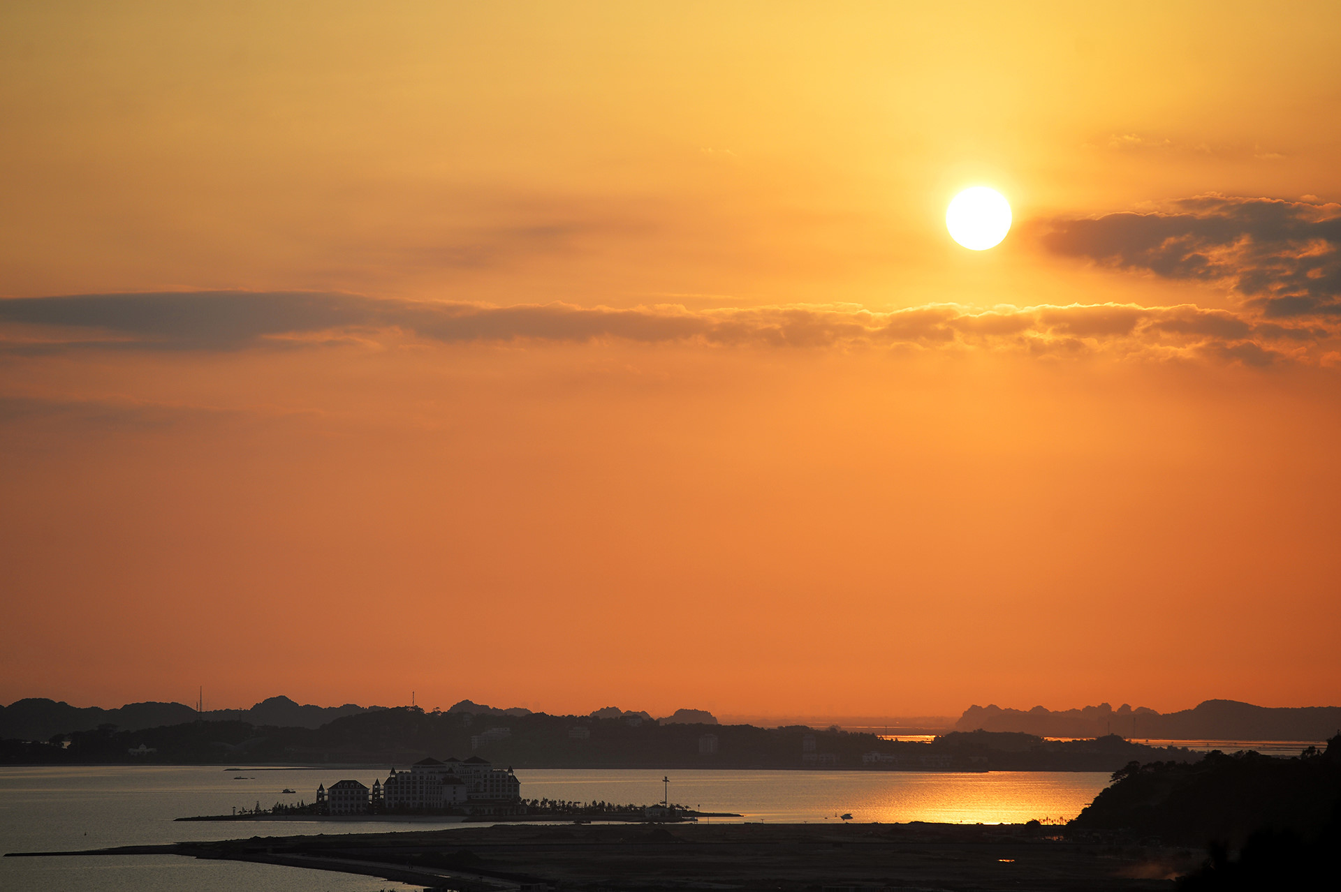 Những góc máy đẹp ngỡ ngàng về Hạ Long