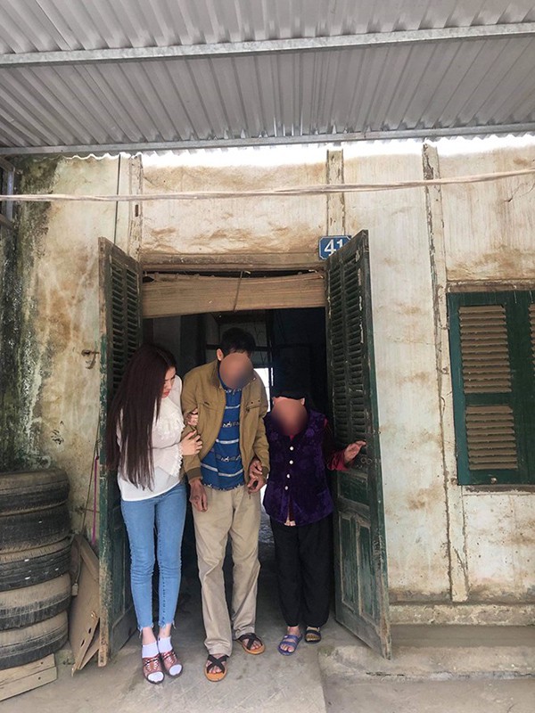 Thư Dung khoe khoang giàu có ra sao trước khi để lộ gia cảnh thực sự?