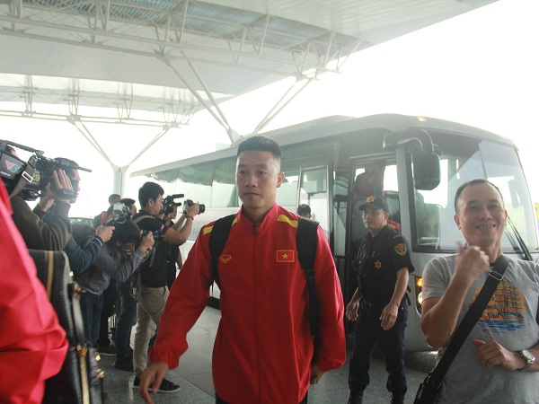 CHÙM ẢNH: Thầy trò Park Hang-seo lên đường sang Qatar tập huấn, háo hức đón chờ Asian Cup