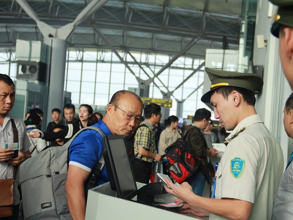 CHÙM ẢNH: Thầy trò Park Hang-seo lên đường sang Qatar tập huấn, háo hức đón chờ Asian Cup