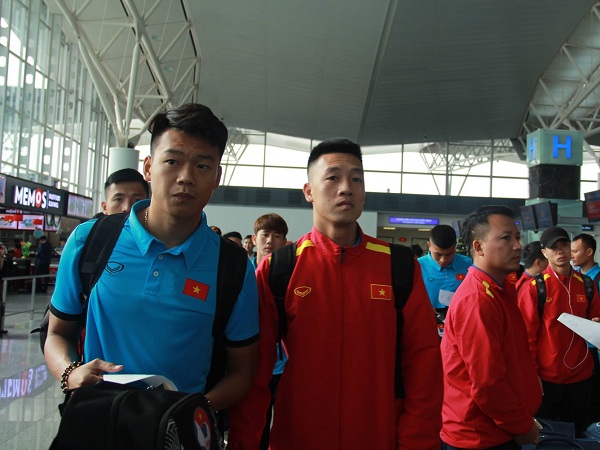 CHÙM ẢNH: Thầy trò Park Hang-seo lên đường sang Qatar tập huấn, háo hức đón chờ Asian Cup