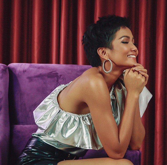 HHen Niê bật khóc: Từng áp lực đến mức muốn bỏ vương miện, mẹ ruột sợ hãi trước tin đồn ác ý về con gái HHen Niê bật khóc: Từng áp lực đến mức muốn bỏ vương miện, mẹ ruột sợ hãi trước tin đồn ác ý về con gái