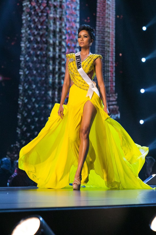 HHen Niê bật khóc: Từng áp lực đến mức muốn bỏ vương miện, mẹ ruột sợ hãi trước tin đồn ác ý về con gái HHen Niê bật khóc: Từng áp lực đến mức muốn bỏ vương miện, mẹ ruột sợ hãi trước tin đồn ác ý về con gái