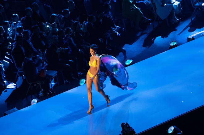 HHen Niê bật khóc: Từng áp lực đến mức muốn bỏ vương miện, mẹ ruột sợ hãi trước tin đồn ác ý về con gái