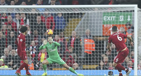 Clip: Đè bẹp Newcastle, Liverpool nới rộng khoảng cách với Man City lên 7đ