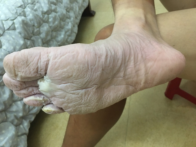 Gặp chàng sinh viên ngoại thương đi bộ từ FTU Hà Nội đến FTU TP.HCM: Mình dùng hết 9 lọ dầu gió suốt hành trình 62 ngày