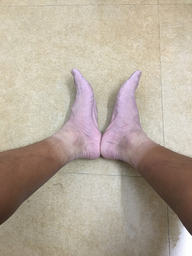 Gặp chàng sinh viên ngoại thương đi bộ từ FTU Hà Nội đến FTU TP.HCM: Mình dùng hết 9 lọ dầu gió suốt hành trình 62 ngày