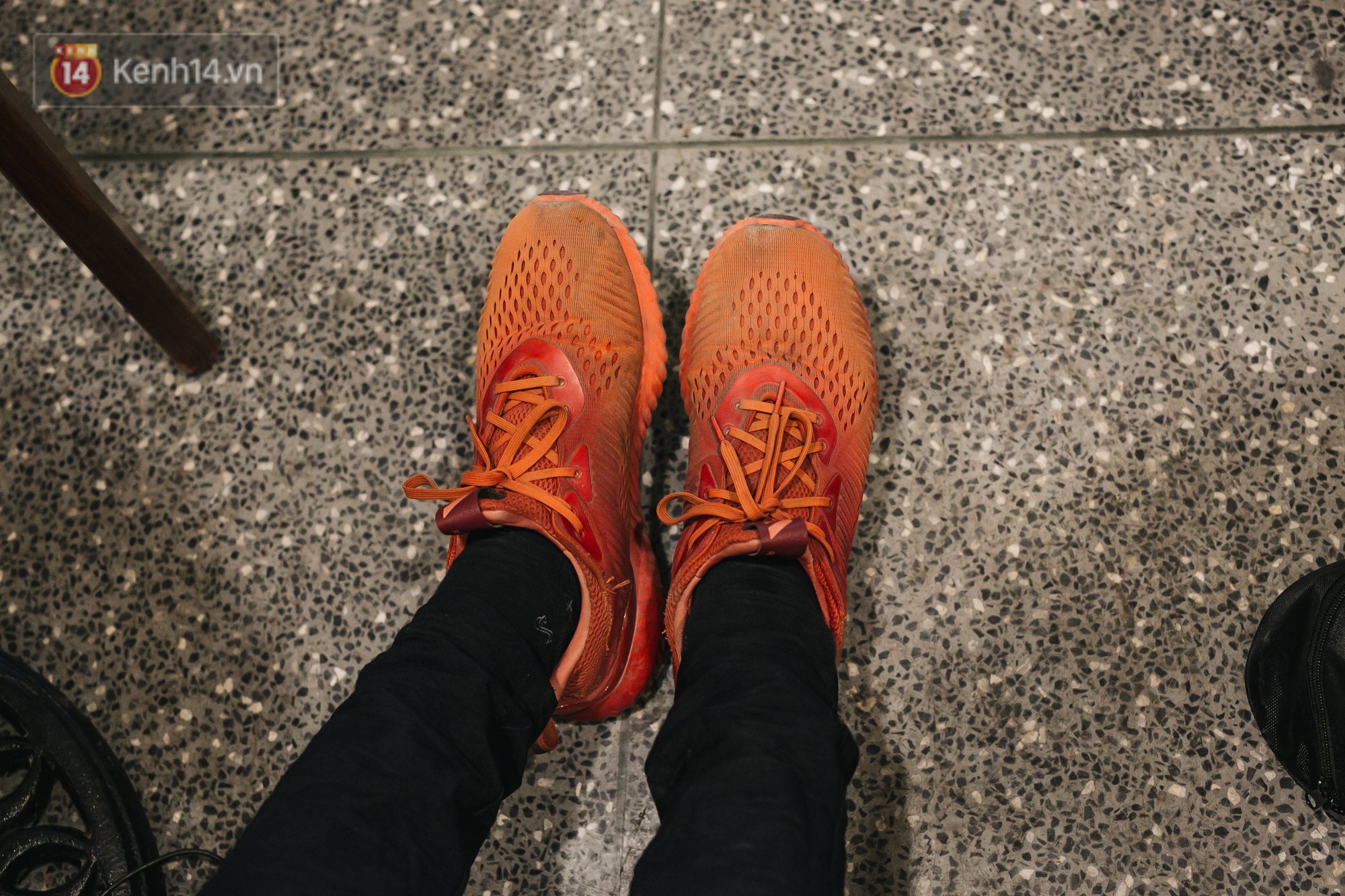 Gặp chàng sinh viên ngoại thương đi bộ từ FTU Hà Nội đến FTU TP.HCM: Mình dùng hết 9 lọ dầu gió suốt hành trình 62 ngày