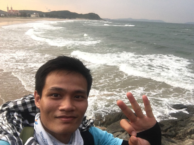 Gặp chàng sinh viên ngoại thương đi bộ từ FTU Hà Nội đến FTU TP.HCM: Mình dùng hết 9 lọ dầu gió suốt hành trình 62 ngày