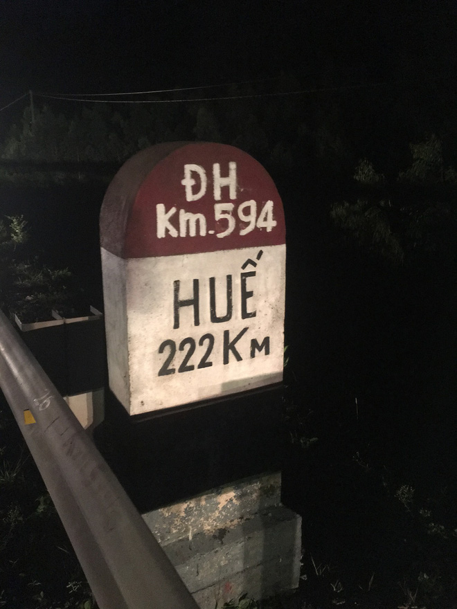 Gặp chàng sinh viên ngoại thương đi bộ từ FTU Hà Nội đến FTU TP.HCM: Mình dùng hết 9 lọ dầu gió suốt hành trình 62 ngày