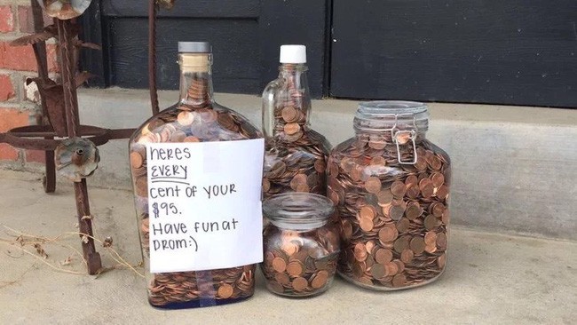 Bạn trai phản bội còn mặt dày đòi quà, cô gái trẻ trả thù thâm sâu vừa khiến kẻ tội đồ im mồm, vừa nhận được cái kết ngọt ngào