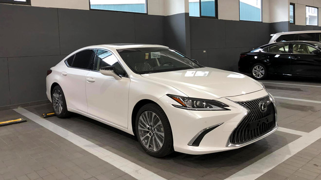 Lexus ES 250 sắp bán tại VN, giá 2,5 tỷ đồng