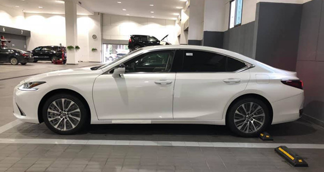 Lexus ES 250 sắp bán tại VN, giá 2,5 tỷ đồng