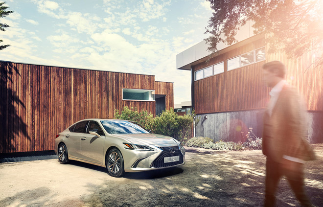 Lexus ES 250 sắp bán tại VN, giá 2,5 tỷ đồng