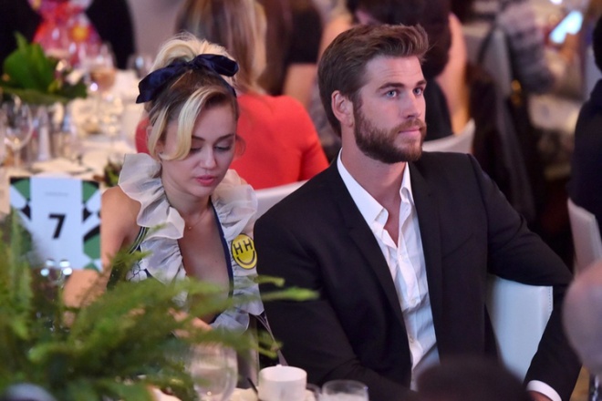 Những cột mốc đáng nhớ trong chuyện tình 10 năm nhiều biến động của Miley Cyrus và Liam Hemsworth