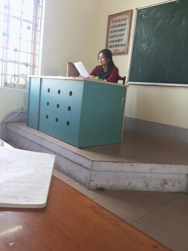 Cô giáo dạy Văn xinh đẹp được dân mạng truy lùng sau bức ảnh chụp lén
