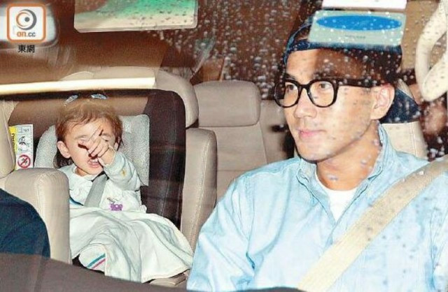 3 năm, gần 2000 ngày nhưng Dương Mịch chỉ về thăm con gái đúng 37 ngày?