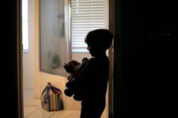 Sao bố lại nằm trên người mẹ và câu trả lời của mẹ sẽ khiến ai cũng thán phục