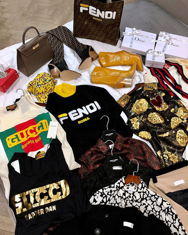 Tết còn chưa tới, Kỳ Duyên đã nhẹ nhàng sắm cùng lúc 4 đôi giày hiệu đón xuân