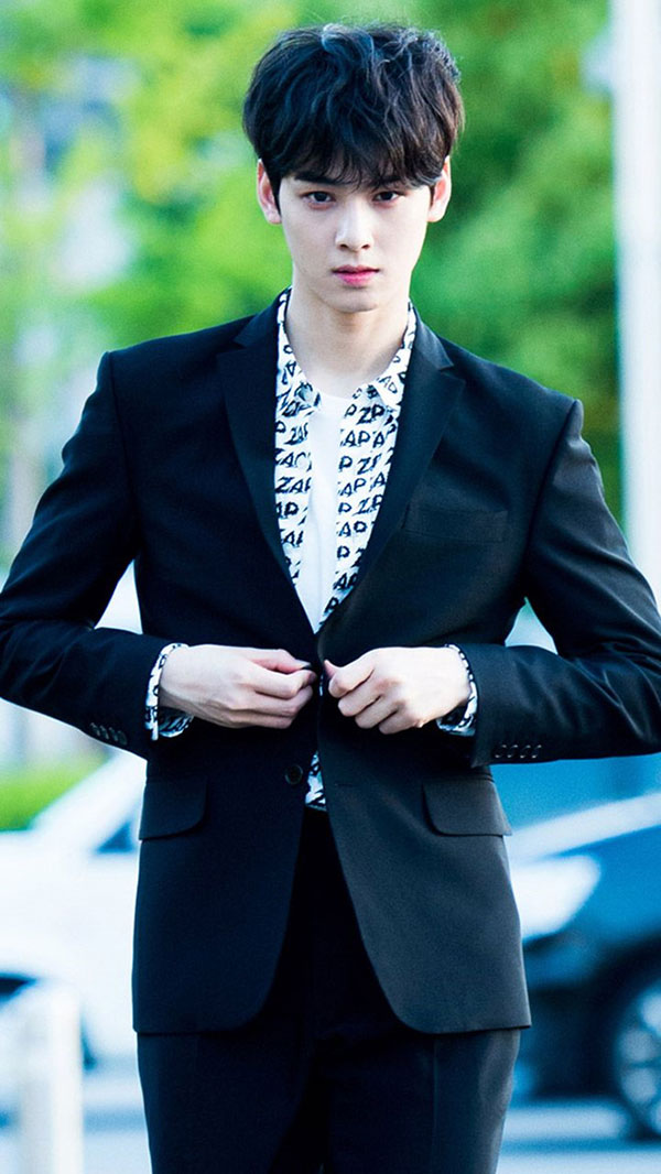 4 thần tượng Kpop có phong cách thời trang ấn tượng nhất 2018