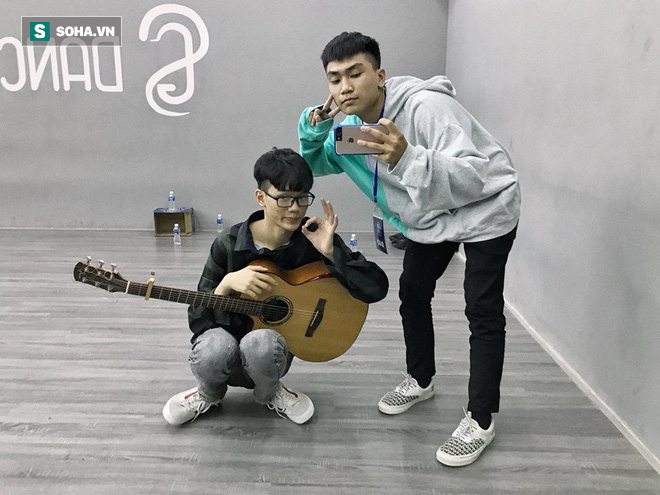 Danh tính chàng trai 18 tuổi sở hữu bản cover khủng - mạng xã hội rần rần tìm kiếm