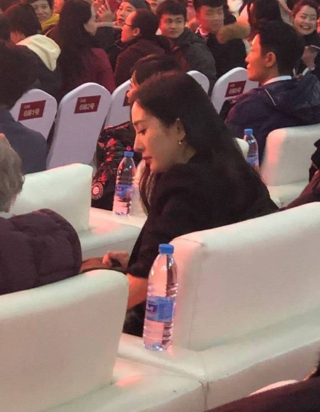 Lần đầu đi sự kiện sau ly hôn, Dương Mịch được fan hâm mộ làm điều này