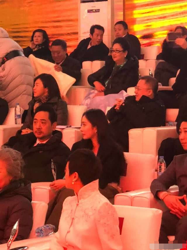 Lần đầu đi sự kiện sau ly hôn, Dương Mịch được fan hâm mộ làm điều này