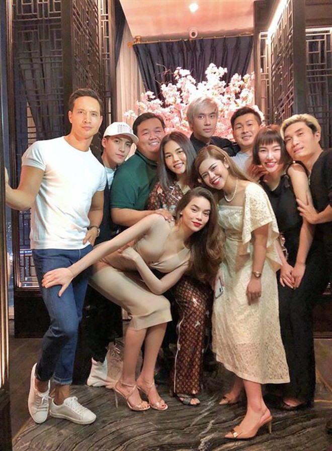 Lùm xùm tình ái với 8 người nhưng đến Kim Lý, Hà Hồ mới công khai làm những điều đặc biệt này!