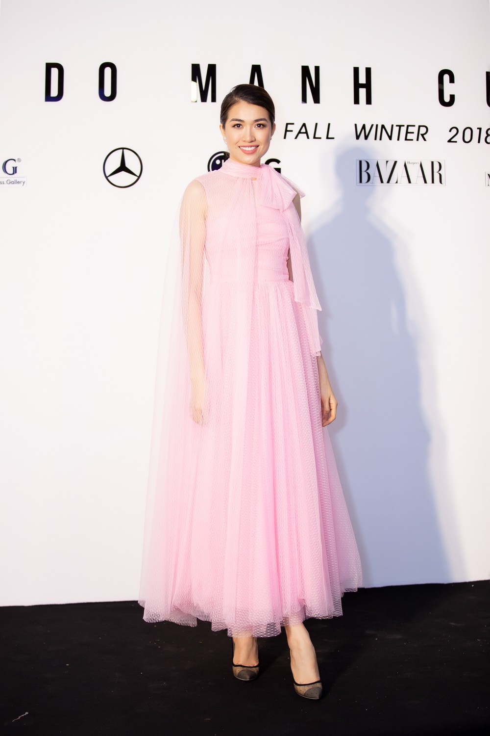 Spotlight thảm đỏ show Đỗ Mạnh Cường: Nước mắt sầu bi của Angela Phương Trinh và khuôn ngực phồn thực của Kỳ Duyên