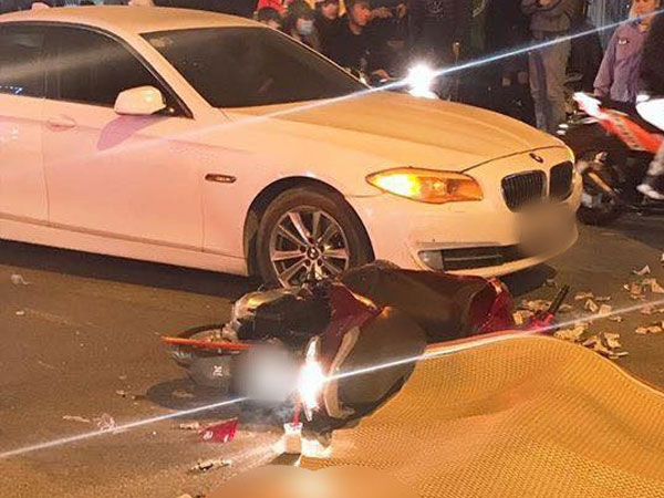 Nhân chứng kể lại vụ cô gái tử vong sau khi va chạm với BMW và xe buýt: Người phụ nữ lái ô tô chạy lẫn vào đám đông, trông rất sợ hãi