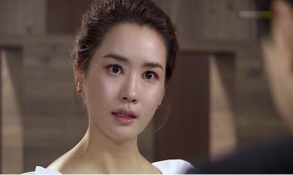 Định bụng sẽ cắt tóc bôi vôi, tôi chết lặng khi thấy cảnh tượng của ả nhân tình