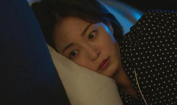 Định bụng sẽ cắt tóc bôi vôi, tôi chết lặng khi thấy cảnh tượng của ả nhân tình