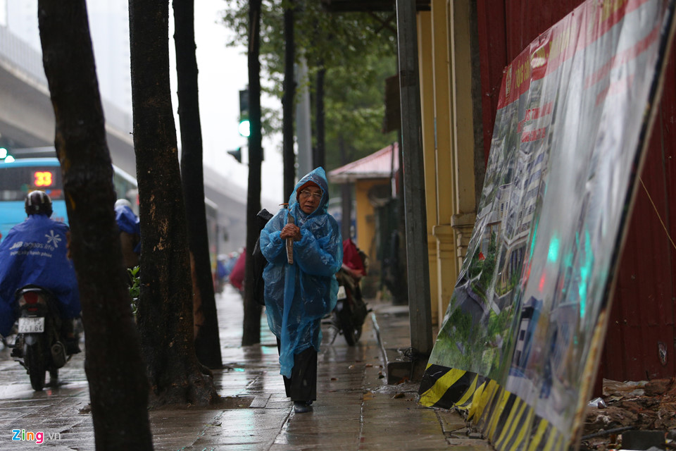 Hà Nội trong buổi sáng đầu tiên của đợt rét kỷ lục 10 năm